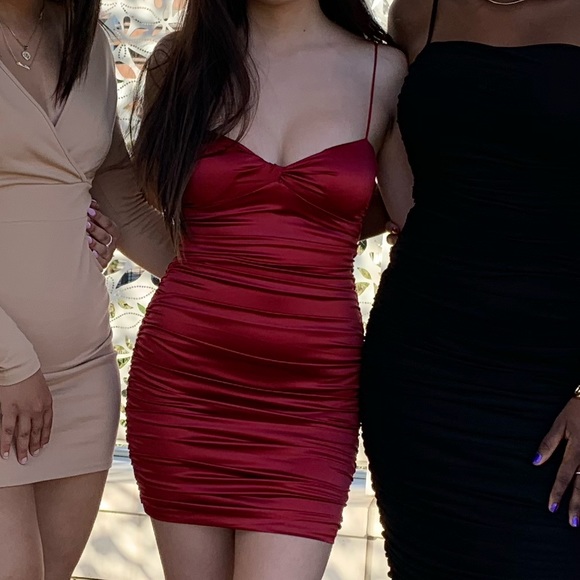 Red oh polly satin dress - Picture 2 of 5